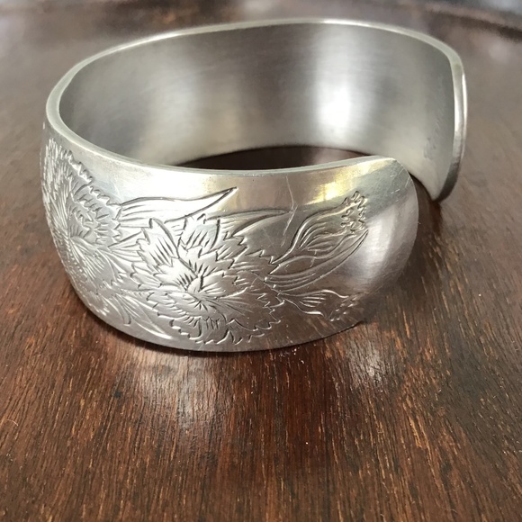 Vintage Pewter Cuff Bracelet Signed Kirk Stieff Carnations January Birth Flower - Picture 4 of 11